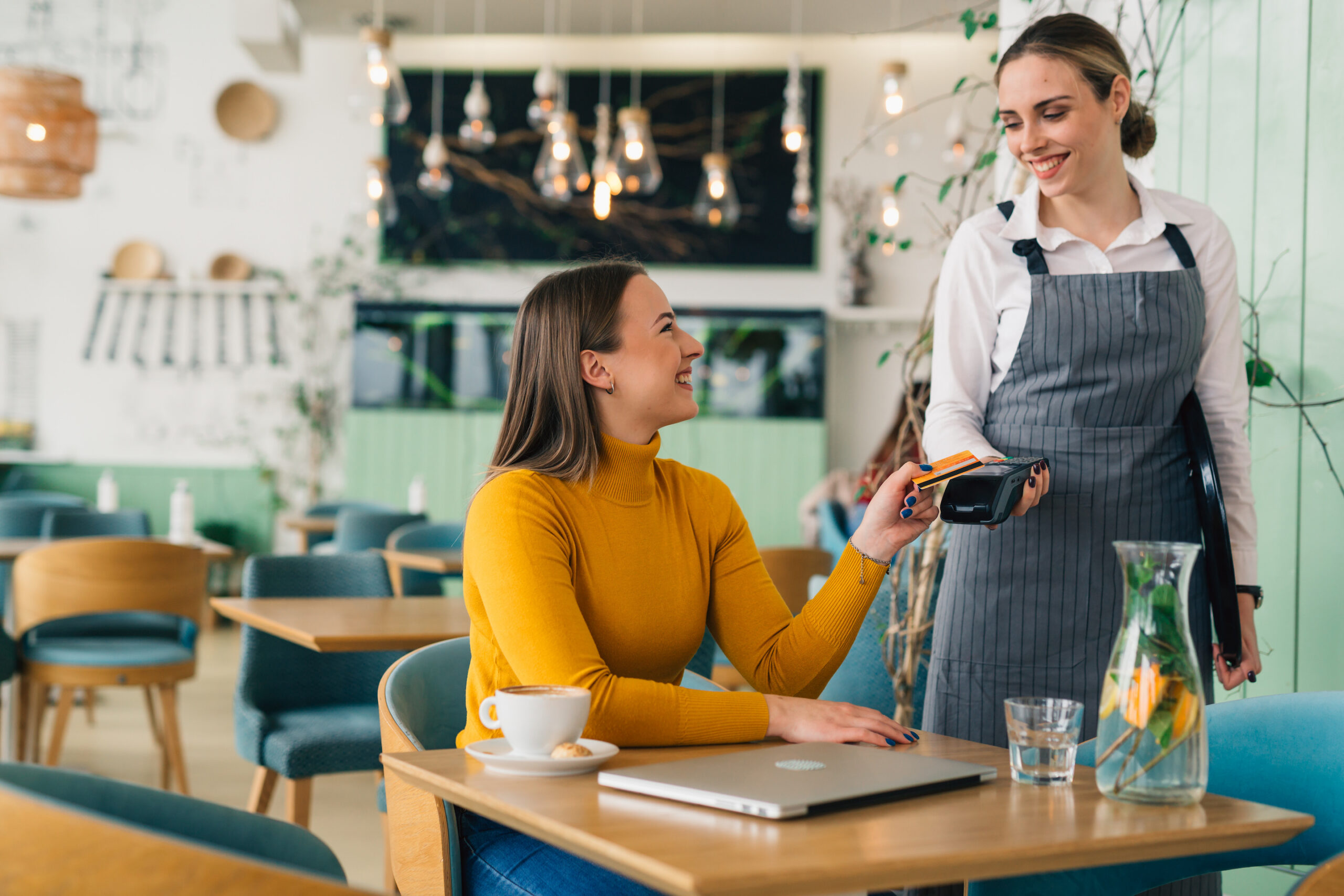 AdobeStock_501696524|Debit Cards Still Lead in Customer Satisfaction and Utilization